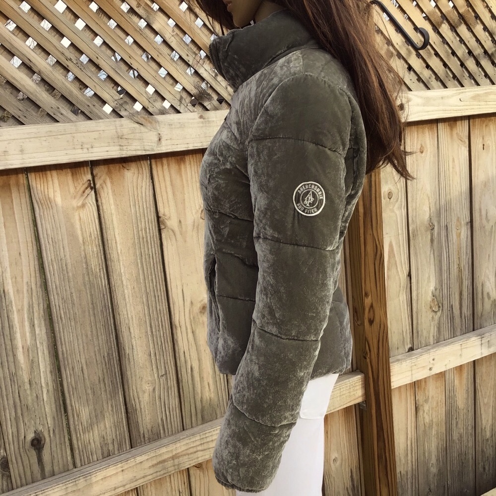 ABERCROMBIE & FITCH WIND RESISTANT VELVET PUFFER COAT - LIKE NEW-S,XS - Picture 2 of 11